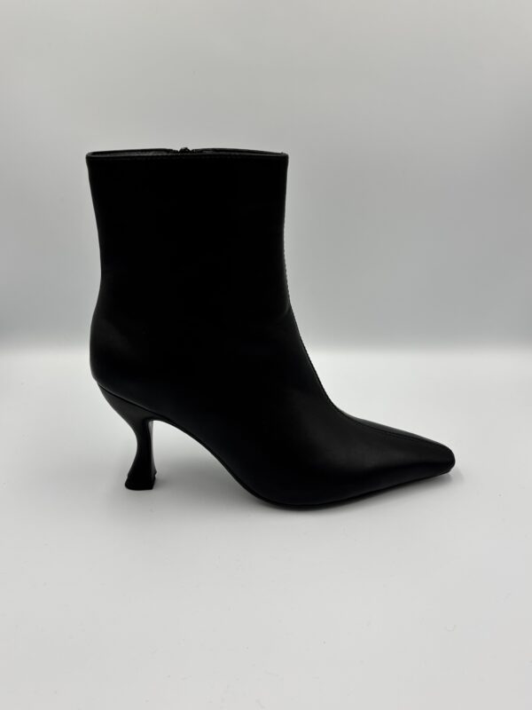 Botki damskie na szpilce