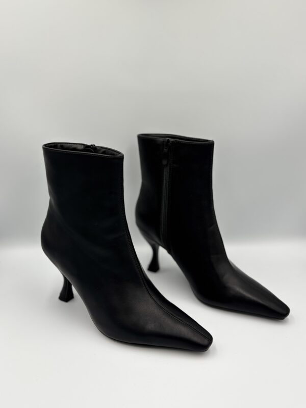 Botki damskie na szpilce