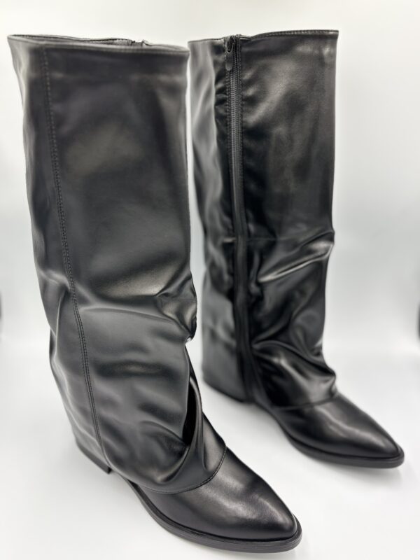 Kozaki damskie z wywiniętą cholewką