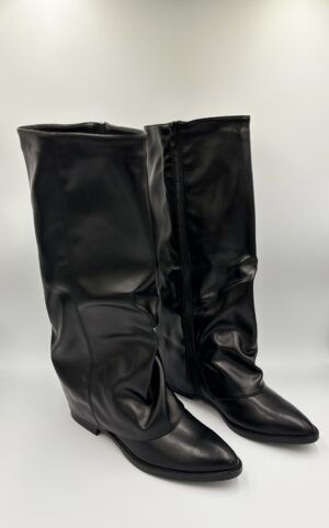 Kozaki damskie z wywiniętą cholewką